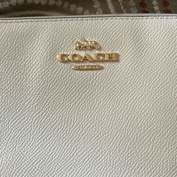 COACH CORNER ZIP WRISTLET - Picture 3 of 5